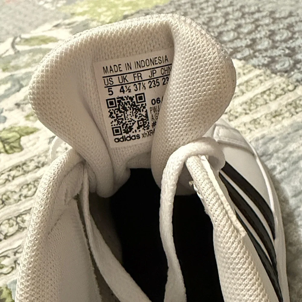 Adidas Grand Court 2.0 K , NWT, Sz 5 youth, women 6.5. - Picture 5 of 7